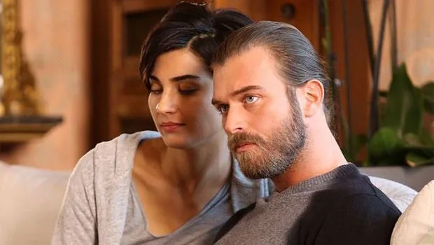 Valiente y hermoso; maravillosa serie de televisión de Tuba Büyüküstün y Kıvanç Tatlıtuğ