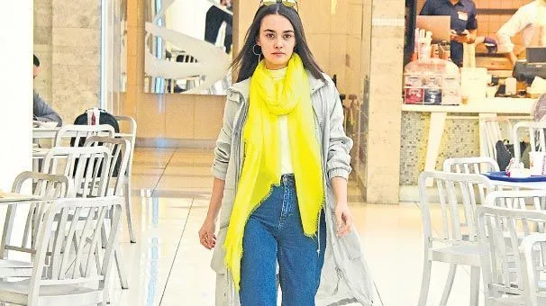 Hande Soral que da vuelta a la cabeza de los hombres