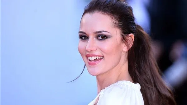 Colección de fotos de Fahriye Evcen
