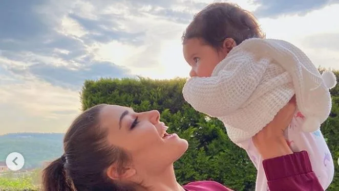 ¡Hande Erçel recibió 1 millón de Me gusta en 1 hora!