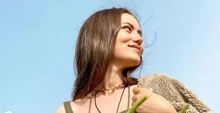 ¡La belleza natural y en forma de Fahriye Evcen cautivó a sus fanáticos!