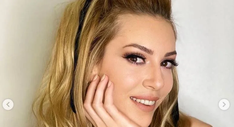 Preguntándose qué nombre le dará Sinem Kobal a su bebé