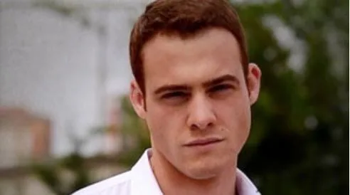Mientras esperaba el sol, la serie se hizo para hacer brillar a Kerem Bürsin.
