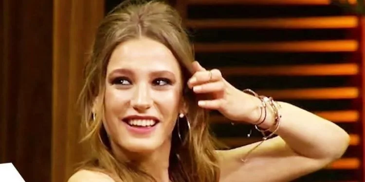 ¡Serenay Sarıkaya fue linchada en las redes sociales!