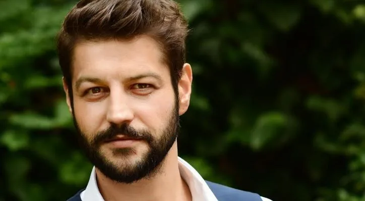 Quien es Serhat Teoman? Estatura – Edad – Serie de TV – Familia