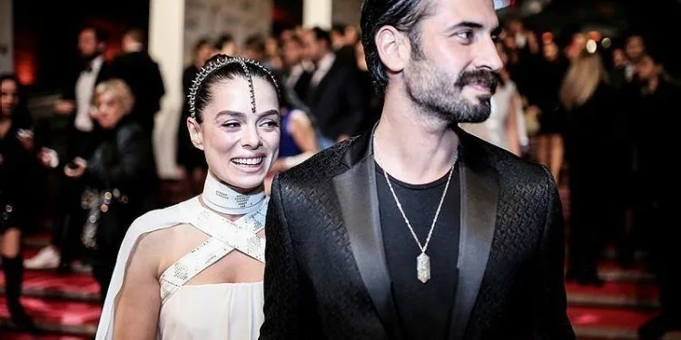 Özge Özpirinçci y su amante Burak Yamantürk juntos en la misma serie!
