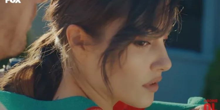 Hande Erçel estaba celosa en su nueva serie.