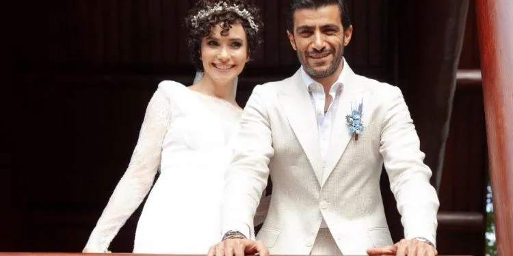 Primero compartiendo después del matrimonio de Songül Öden