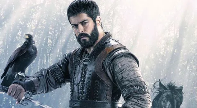 A los fans no les gustó la nueva imagen de Burak Özçivit