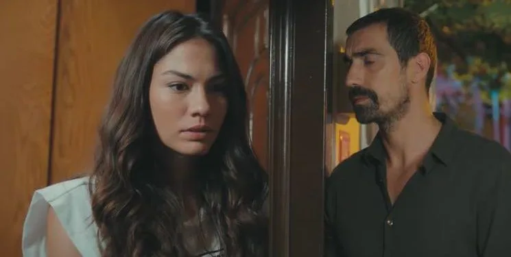 La pose de orgullo de Demet Özdemir; ¡El secreto de forma de İbrahim Çelikkol!