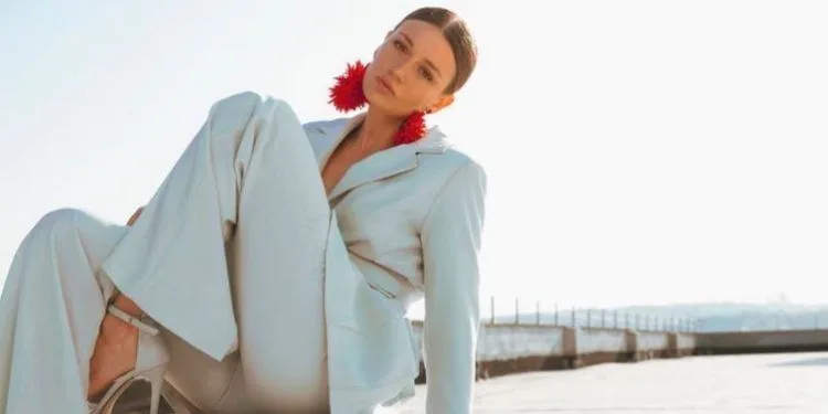 Gizem Karaca se divirtió y dio la buena noticia de un nuevo proyecto