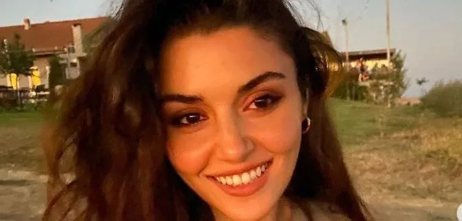 Un bonito gesto de Hande Erçel