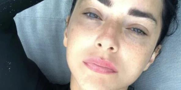 Pose perfecta de Merve Boluğur