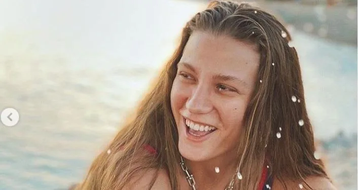 Comentarios interesantes a los zapatos de Serenay Sarıkaya
