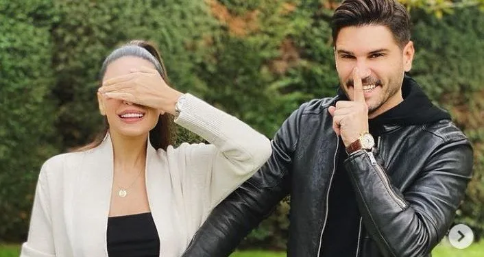 ¡Tolgahan Sayışman anunció su segunda noticia sobre bebés en las redes sociales!