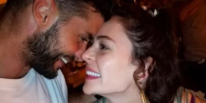 ¡Berk Oktay y su novia Yıldız Çağrı Atiksoy están impactados!