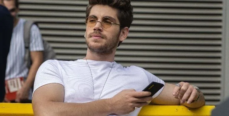 Te sorprenderá el estilo de Emre Bey en la nueva serie, Arda of Let’s Go.