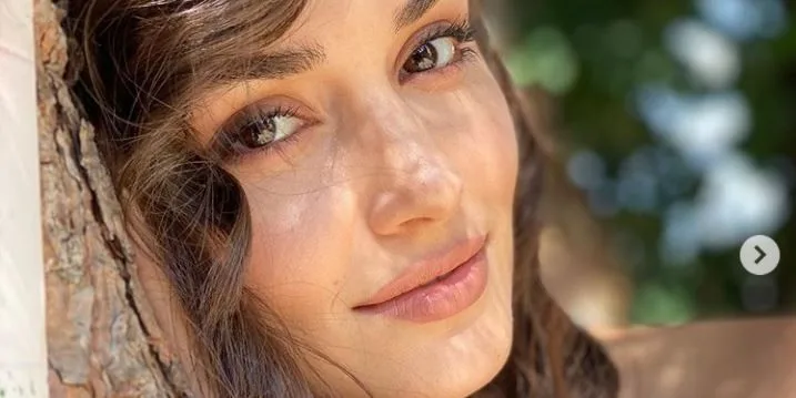 ¿Quién es Hande Erçel? Altura – Edad – Serie – Familia