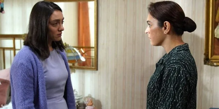 Ezgi Mola hace que Merve Dizdar trabaje para su casa como en The Innocents