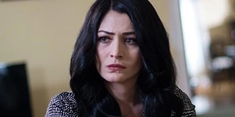 ¡Deniz Çakır ha actualizado la imagen de su nueva serie Yaşı 19!
