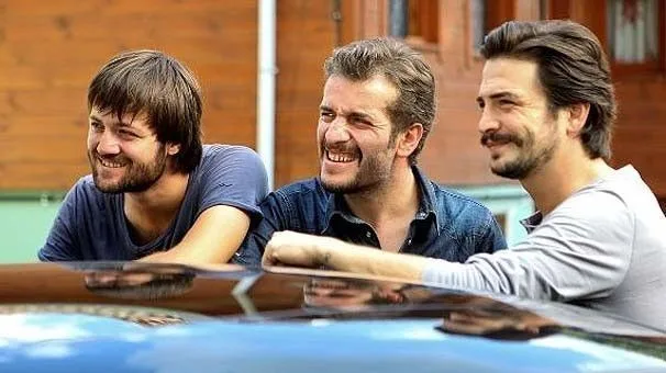 İşler Güçler | Asunto – Elenco – Tráilers – Episodios – Video (Serie de TV turca)