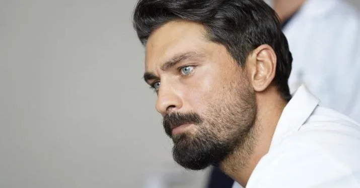 ¡La sorpresa entre bastidores de A Miracle from Onur Tuna! ¡Poses carismáticas de Burak Özçivit!