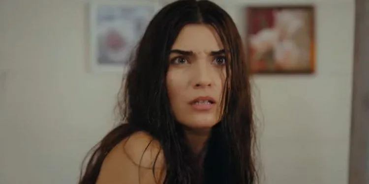 Cuando se fue Neslihan Atagül y llegó Tuba Büyüküstün, ¡The Ambassador’s Daughter se convirtió en otra serie!