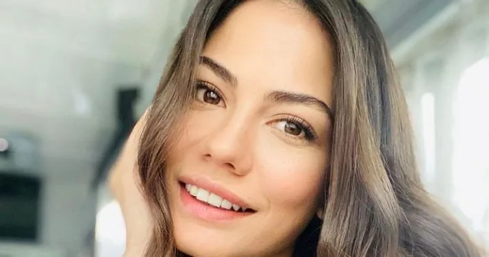 ¡La hermana mayor de Demet Özdemir resultó ser genial como ella! ¡La emoción del nuevo hogar de Hande Erçel! ¡Pose de primavera de Deniz Çakır!
