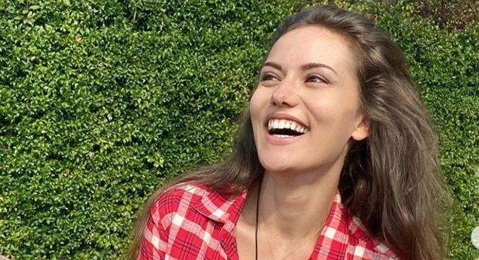 Los fans de Fahriye Evcen quedaron impresionados por su belleza y los comentarios de Burak Özçivit fueron rápidos.