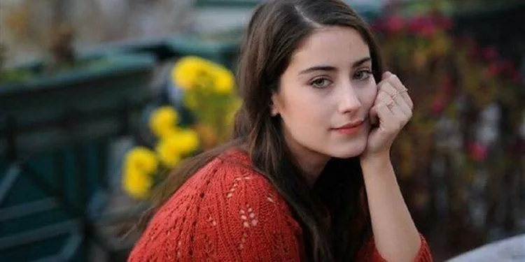 Hazal Kaya compartió tal San Valentín que es imposible no sonreír.