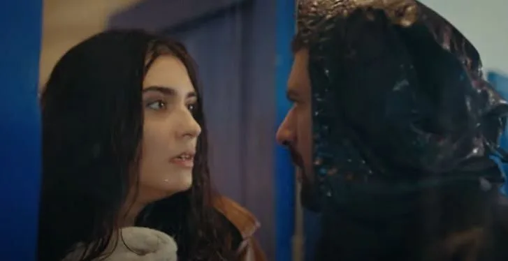 ¡Y prepárate para conocer a Mavi! ¡En The Ambassador’s Daughter, Tuba Büyüküstün tuvo su primera emoción en las redes sociales!