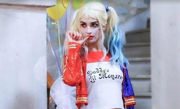 Tuba Büyüküstün se convierte en un nombre legendario en Batman