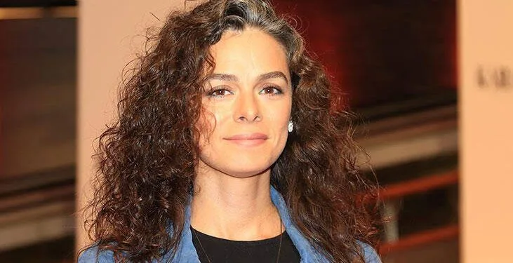 ¡Özge Özpirinçci rompe tabúes con su cabello!