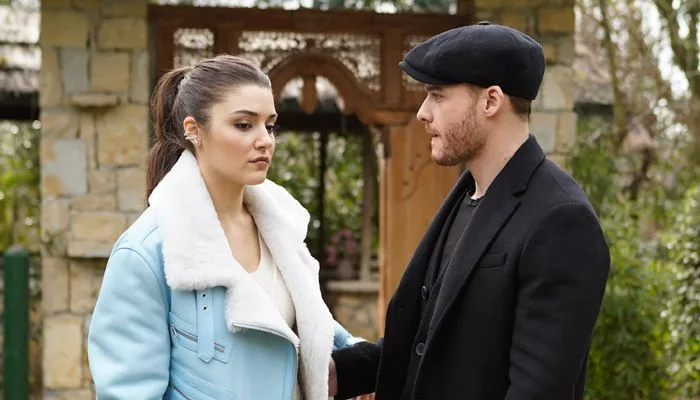 ¡La verdadera historia del reclamo de amor de Kerem Bürsin y Hande Erçel!