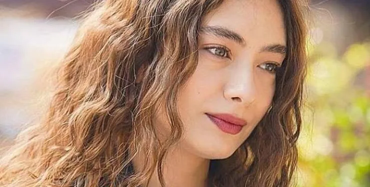 Neslihan Atagül tampoco pudo soportarlo, ¡usó ese filtro!