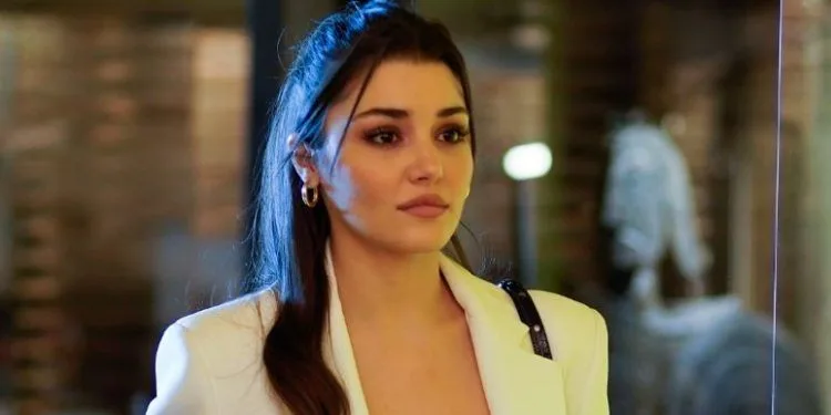 Hande Erçel se despidió de la serie Sen Çal Kapımı, que se tomó un descanso …