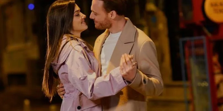 Sen Çal Kapımı ha terminado, ¡Hande Erçel se fue a Maldivas!