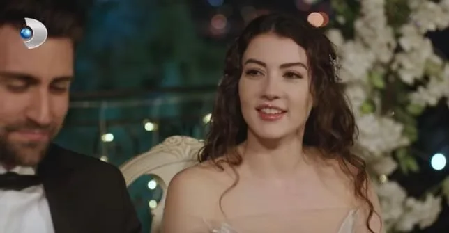 ¡Burcu Özberk está nuevamente en la serie de comedia romántica después de Afili Aşk!