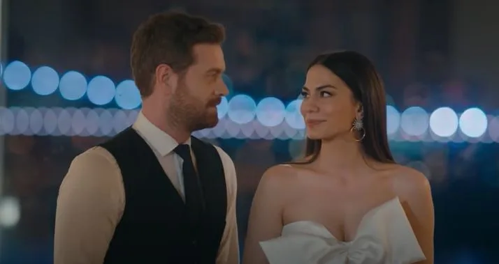 ¡La cinta gigante que lució Demet Özdemir era una broma!