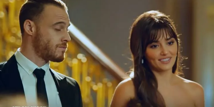 ¡Hay algo que emociona a Hande Erçel que no pudo ocultar sus sentimientos!