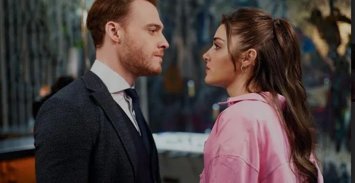 Hande Erçel y Kerem Bürsin fueron duramente golpeados.