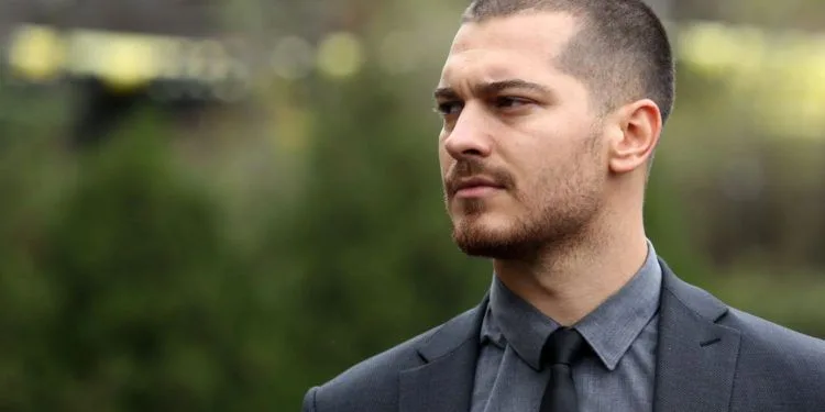 Çağatay Ulusoy se negó, ¡Aras Bulut İynemli dijo “sí”!