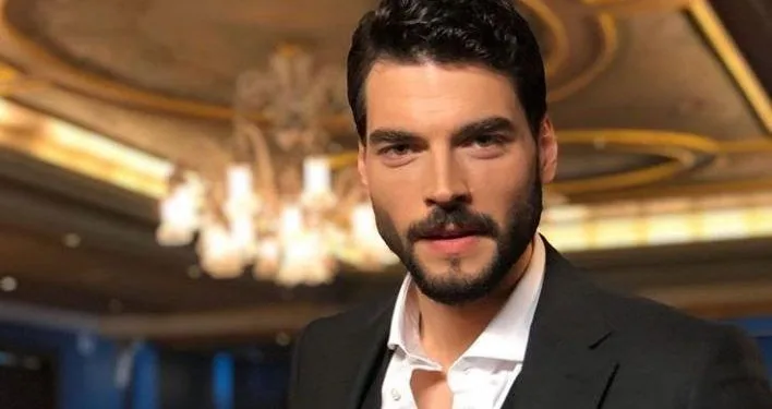 ¡Akın Akınözü se convirtió en el nuevo favorito de los productores con Hercai!