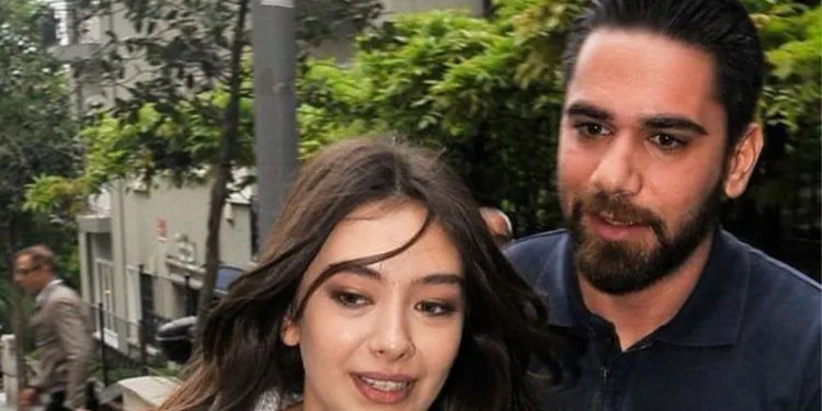 ¡El apoyo para su nueva serie de Neslihan Atagül a su esposo Kadir Doğulu no se retrasó!