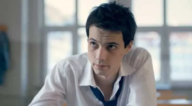 ¡Sinan orgullo de Mert Yazıcıoğlu en la serie Aşk 101!