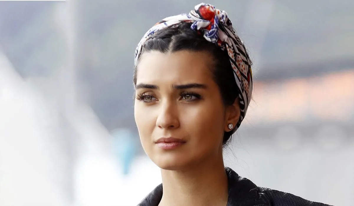 Tuba Büyüküstün está bien en la serie de Netflix, ¡pero los otros papeles principales no están claros!