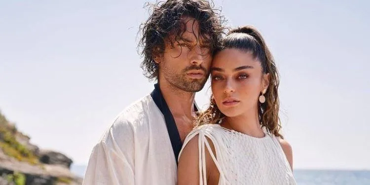 ¡El dúo Alp Navruz y Ayça Ayşin Turan se convirtió en el favorito de las redes sociales y las revistas!
