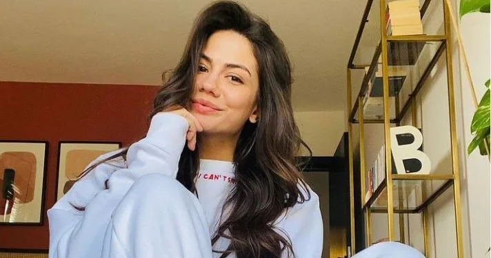 La nueva imagen de Demet Özdemir en su nuevo proyecto fue revelada por primera vez