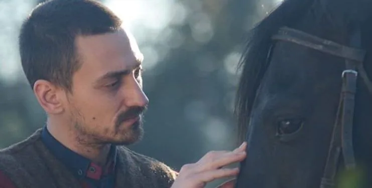 ¡Edip Tepeli, Kavruk Ömer de la serie Sefirin Kızı, hizo el trato de serie de televisión más ambicioso de su carrera!