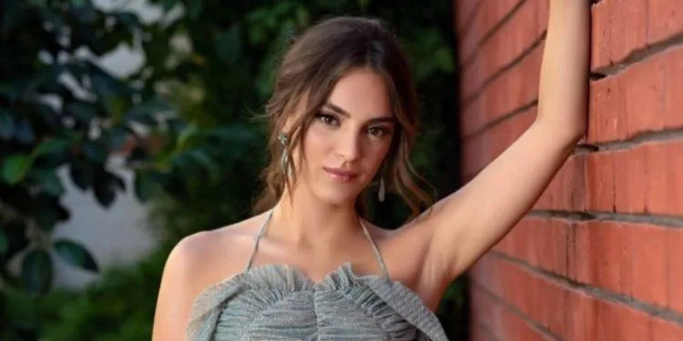 ¿Quién es Sera Kutlubey? De dónde es – Altura – Edad – Serie de TV – Familia